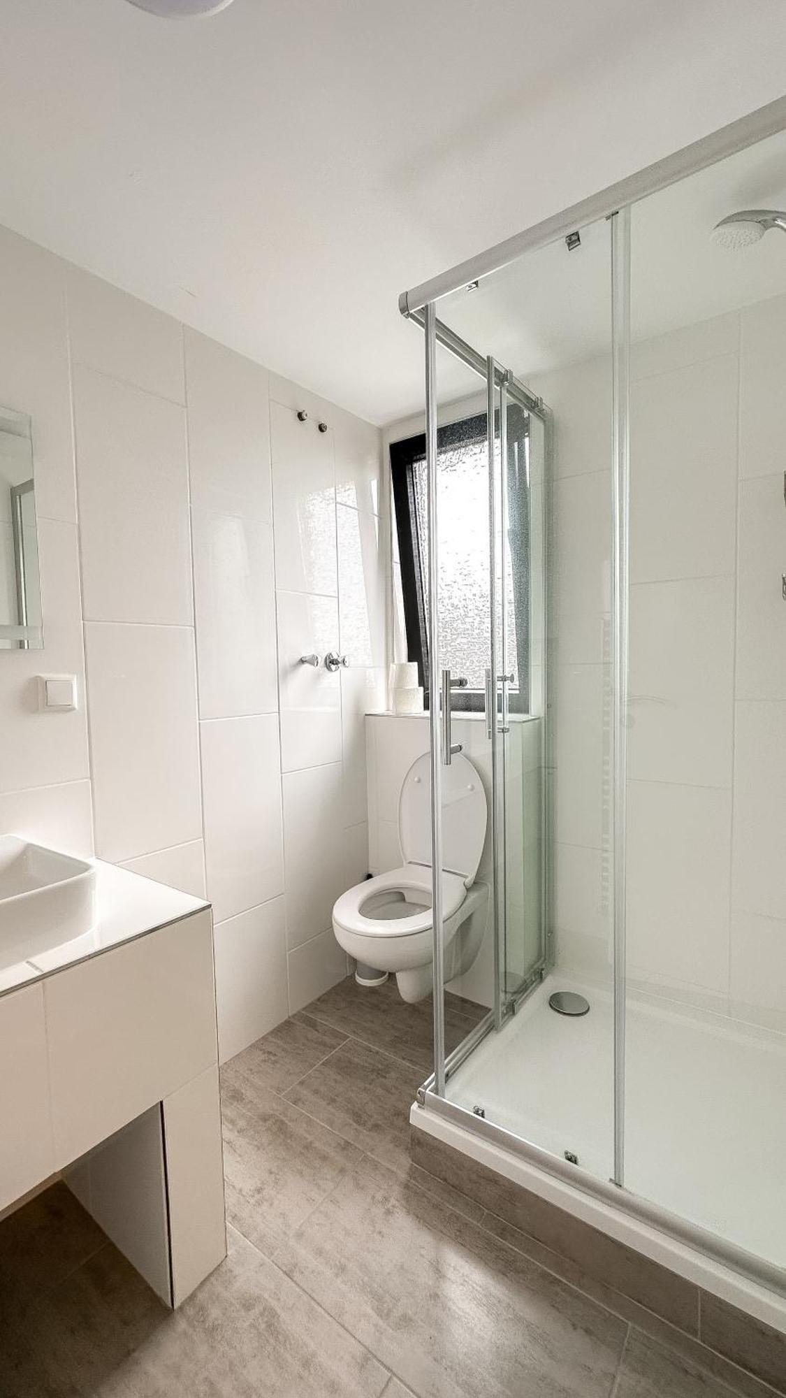 Hotel Zum Hahn Garbsen Bagian luar foto